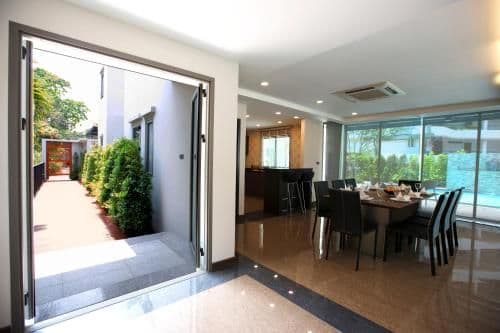 Premiere Nine-Bedroom Villa with Private Pool -Beach Front