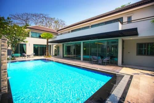 Premiere Nine-Bedroom Villa with Private Pool -Beach Front