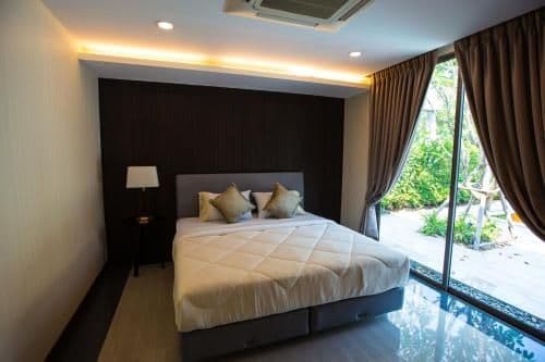 Premiere Nine-Bedroom Villa with Private Pool -Beach Front