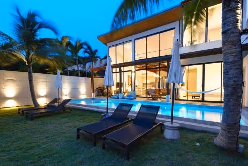 Villa - Beach Front