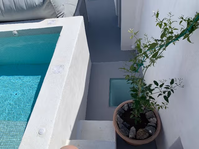 VILLA WITH TERRACE
