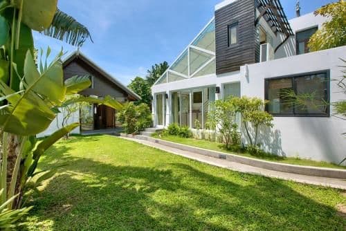 Villa - Beach Front