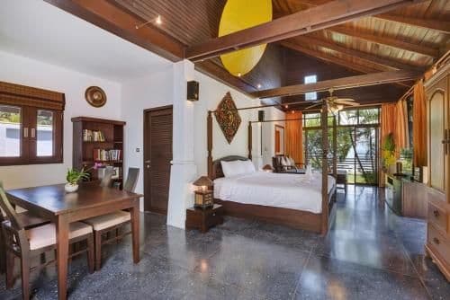 Villa - Beach Front