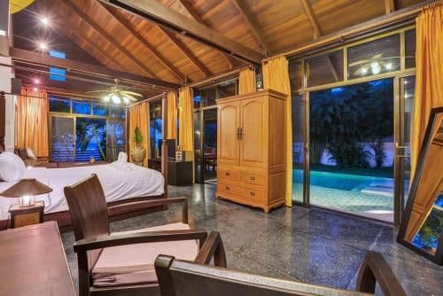 Villa - Beach Front