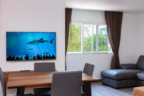 Deluxe Family Room