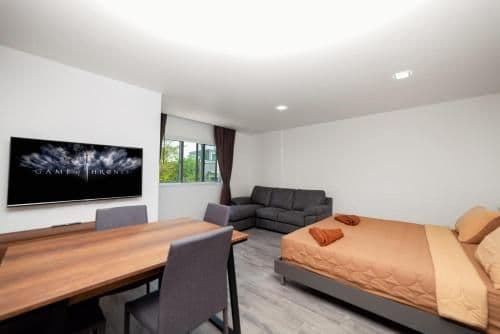 Deluxe Family Room