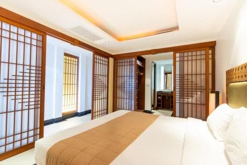 Deluxe Suite with Sea View
