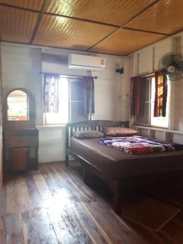 Standard Double Room with Shared Bathroom