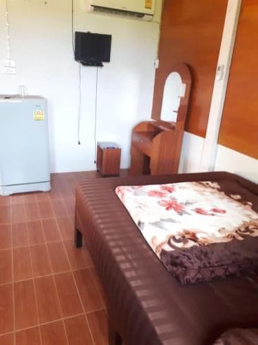 Standard Twin Room with Mountain View