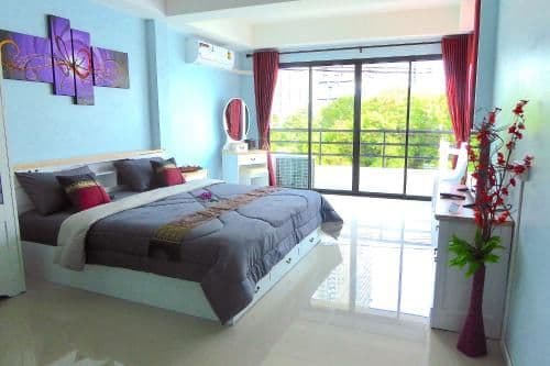 Deluxe Apartment