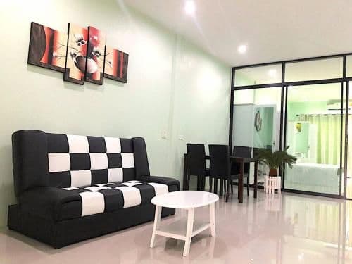 Deluxe Apartment