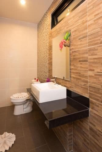 10-Bed Mixed Dormitory Room