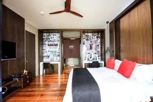 Three Bedroom Beach front Pool Residence