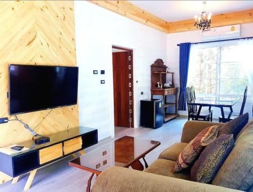 Suite with Mountain View