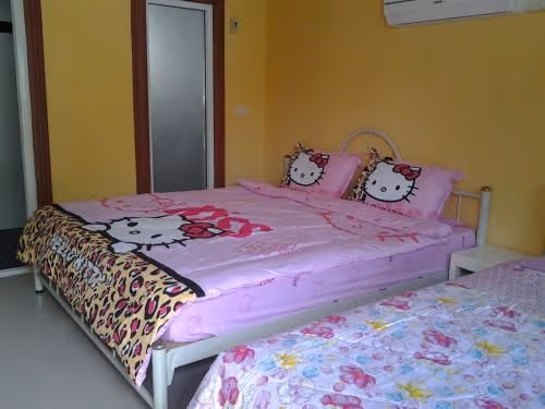 Deluxe Room (2 Adults + 1 Child)