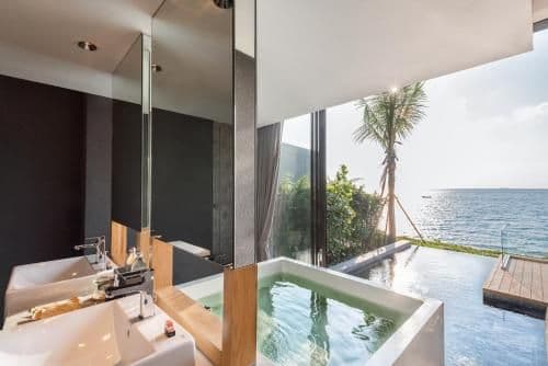 Beachfront Grand Pool Villa