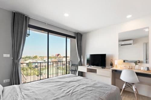 Studio Apartment