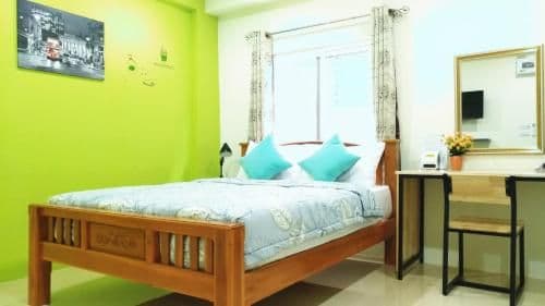 Standard Queen Room
