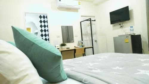 Standard Queen Room