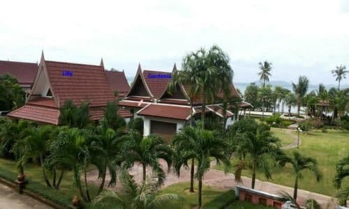 Villa with Garden View