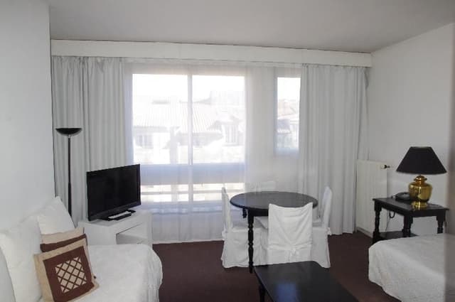 SUITE DELUXE CAPACITY 4