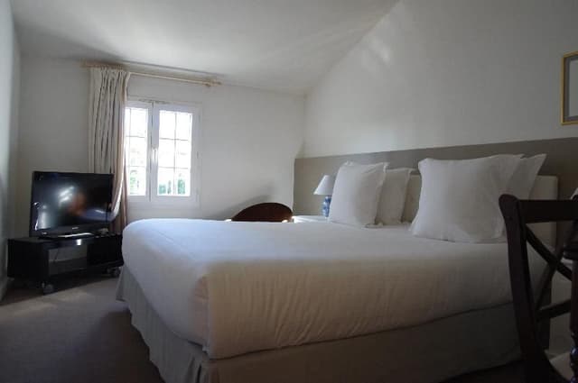 SUITE DELUXE WITH BALCONY
