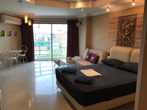 Studio Apartment
