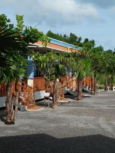 Bungalow with Garden View