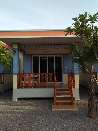 Bungalow with Garden View