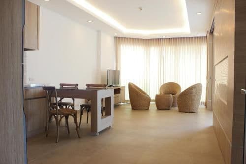 One-Bedroom Apartment