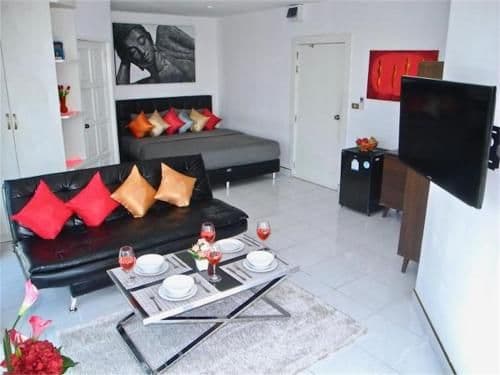 Studio Apartment with Sea View