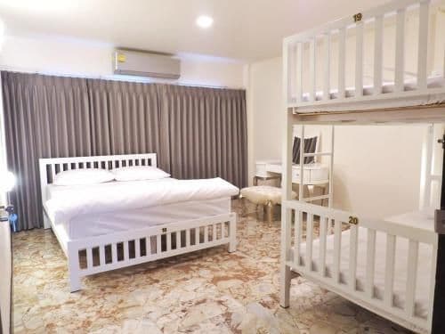 Economy Quadruple Room with Shared Bathroom