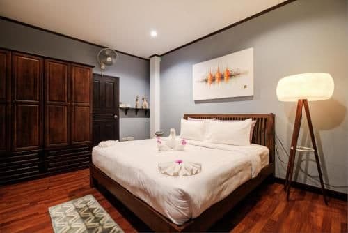 4-Bedroom Villa with Sea View
