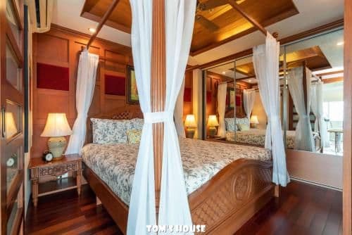 Studio Apartment with Sea View
