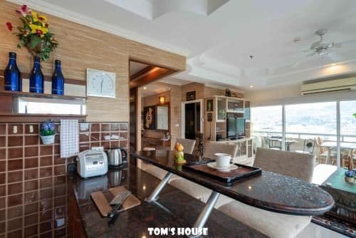 Studio Apartment with Sea View
