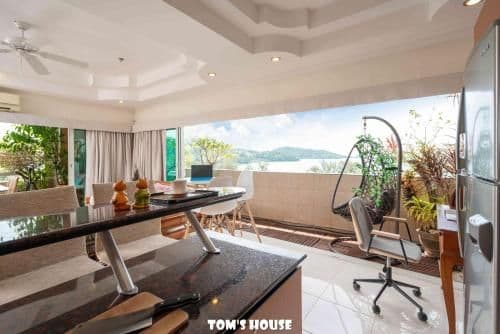 Studio Apartment with Sea View
