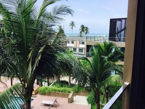 Apartment with Pool View 