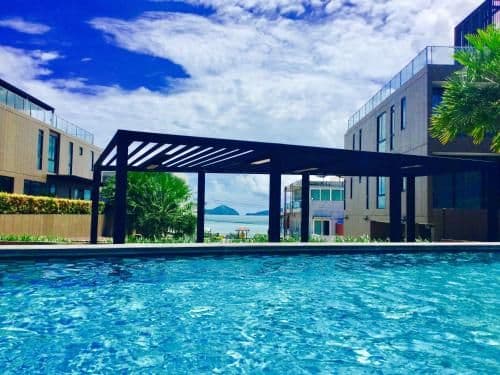 Apartment with Pool View 