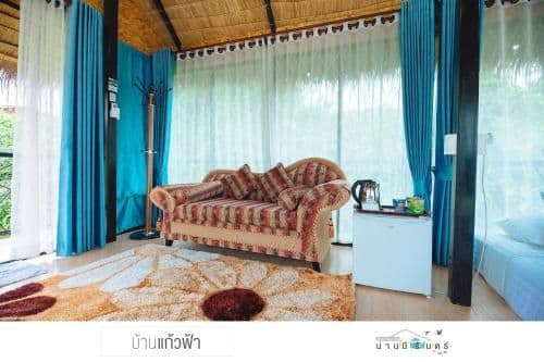 Standard Twin Room with Mountain View