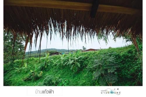 Standard Twin Room with Mountain View