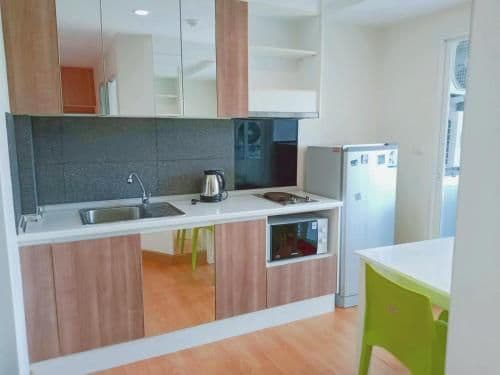 Apartment with Mountain View