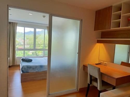 Apartment with Mountain View
