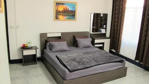 Deluxe Double Room (2 Adults + 1 Child)