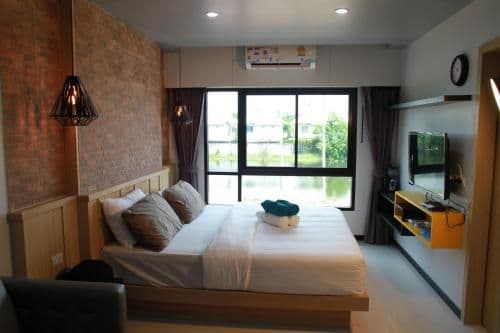 Deluxe King Room