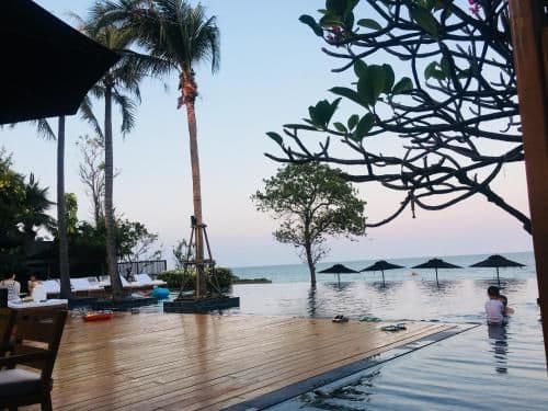 Private luxury garden villa in the city center near the beach (only 150 meters)