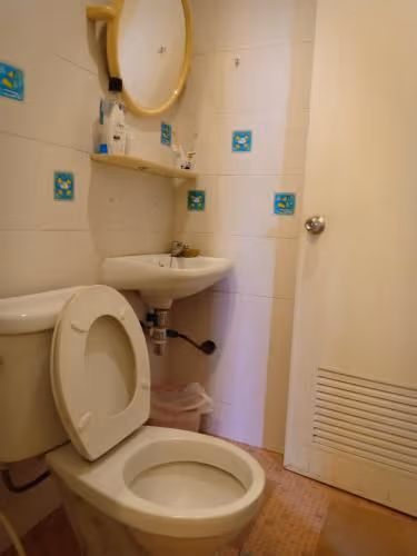 8-Bed Mixed Dormitory Room