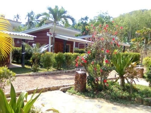 Villa with Garden View