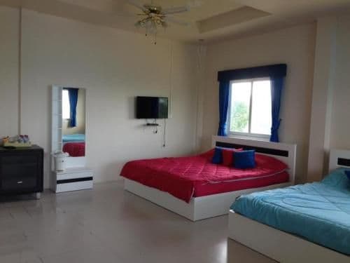 Quadruple Room with Private Bathroom