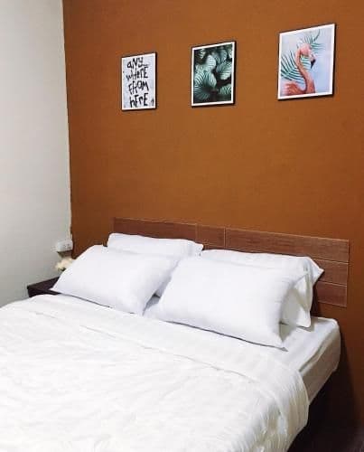 Standard Queen Room