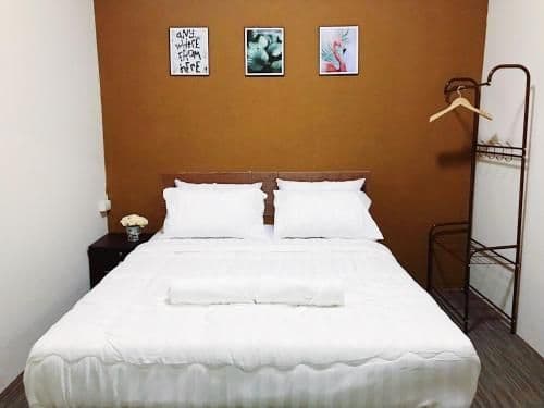 Standard Queen Room
